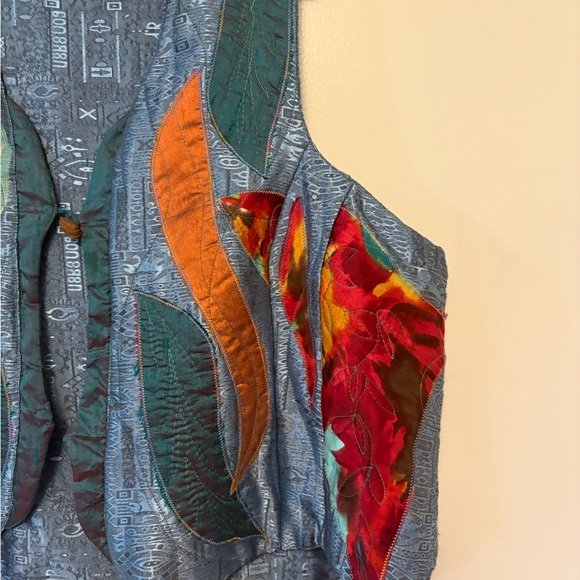Handcrafted quilted patchwork vest - Picture 2 of 7